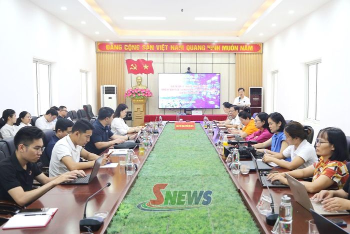 Báo và Phát thanh, truyền hình Sơn La trao đổi nghiệp vụ “Báo chí Sơn La - truyền thống và đổi mới trong kỷ nguyên số”.Ảnh: PV