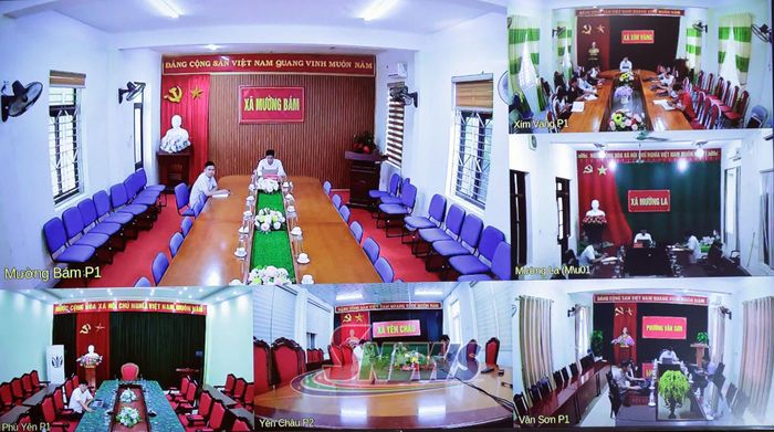 Cuộc họp được tổ chức theo hình thức trực tuyến tới điểm cầu các xã, phường.