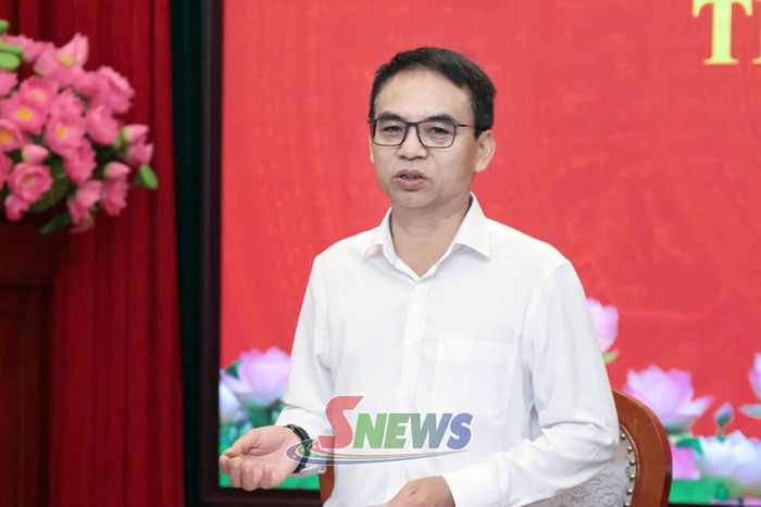 Đồng chí Phó Chủ tịch UBND tỉnh phát biểu tại cuộc làm việc.