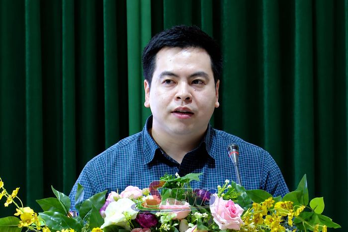 Đại diện Cục Phát triển doanh nghiệp tư nhân và kinh tế tập thể triển khai nội dung tập huấn.