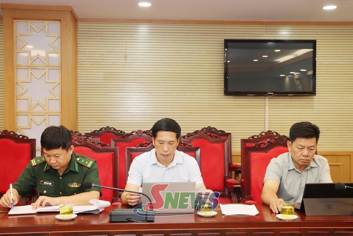 Các đại biểu dự cuộc hop.