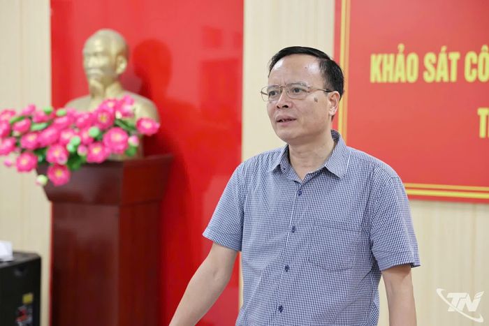 Đồng chí Phó Chủ tịch HĐND tỉnh Đồng Văn Lưu phát biểu kết luận buổi làm việc.