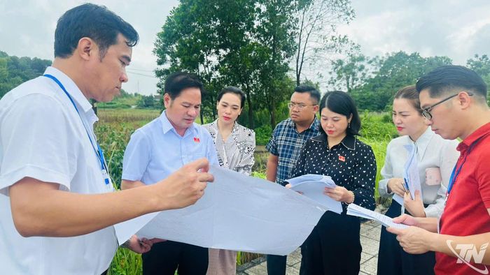 Tổ công tác số 1 thuộc Đoàn giám sát của HĐND tỉnh tiến hành khảo sát tại Dự án Khu dân cư Gò Cao 1, xã Đồng Hỷ.