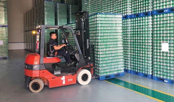 Công ty TNHH Baosteel Can Making - chi nhánh Huế cung ứng lon nhôm cho Công ty TNHH Bia Carlsberg Việt Nam tại KCN Phú Bài.