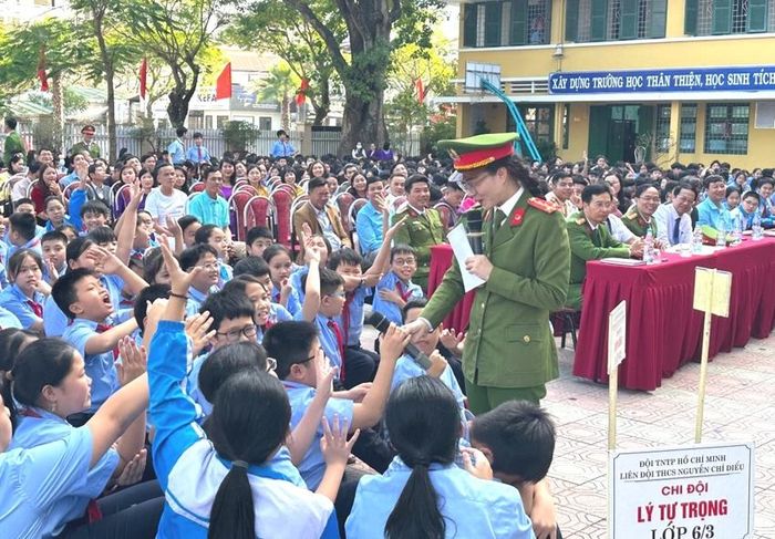 Giáo dục pháp luật cho học sinh 