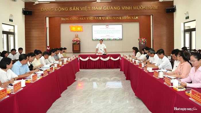 Quảng cảnh buổi làm việc