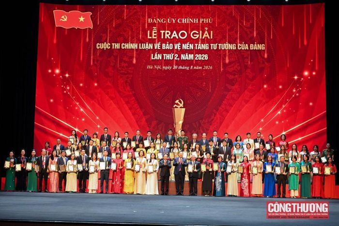 Trong số các tác phẩm được vinh danh tại Lễ trao giải Cuộc thi chính luận về bảo vệ nền tảng tư tưởng của Đảng trong Đảng bộ Chính phủ lần thứ 2, năm 2026, Đảng bộ Bộ Công Thương có 04 tác phẩm đạt giải gồm: 01 giải A, 01 giải B, 01 giải C và 01 giải Khuyến khích