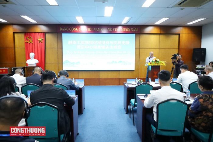 Ông Tạ Mạnh Cường, Giám đốc Trung tâm Hỗ trợ và Xúc tiến đầu tư thương mại, Cục Xúc tiến thương mại (Bộ Công Thương) phát biểu tại Hội nghị