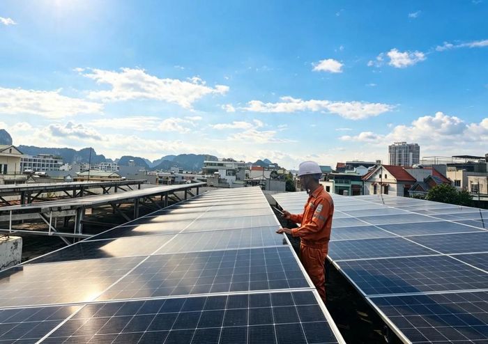 Điện mặt trời mái nhà tại hộ gia đình khu đô thị Hùng Thắng