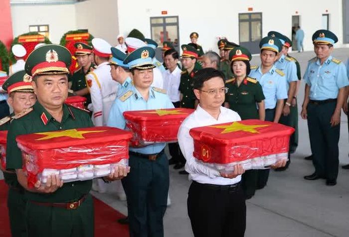 Lãnh đạo TP.HCM và Bộ Tư lệnh Quân khu 7 tham dự