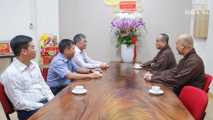 Buổi gặp mặt thân mật