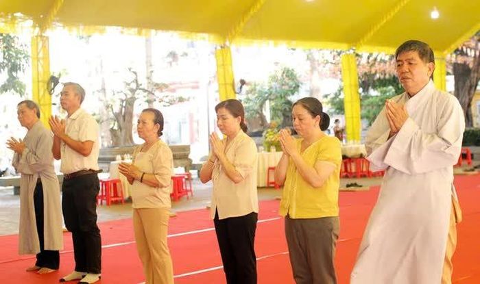 Nhất tâm cầu nguyện