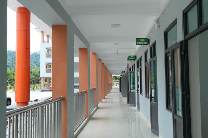 Các nhà trường chuẩn bị cơ sở vật chất và kiểm kê thiết bị dạy học, bảo đảm đáp ứng nhu cầu giảng dạy trong năm học mới.