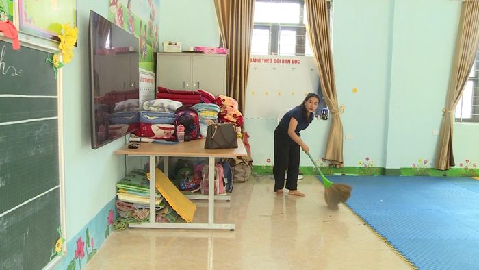Các thầy cô đang tất bật chuẩn bị cho khai giảng năm học mới ở các trường biên giới.