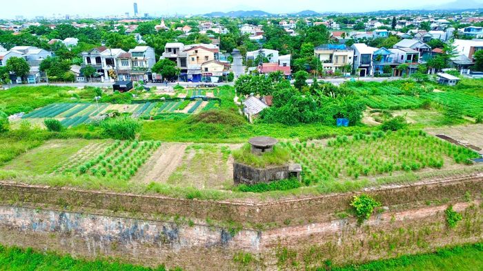 Dự án được triển khai nhằm bảo tồn nguyên trạng các giá trị di sản, chỉnh trang cảnh quan, cải thiện môi trường sống cho người dân trong khu vực di tích, đồng thời góp phần phát huy giá trị quần thể di tích Cố đô Huế.