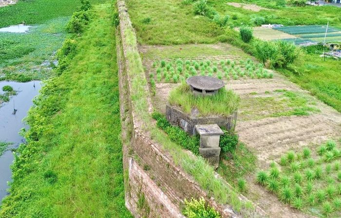 Theo Ban Công binh, công tác tháo dỡ các công trình chiến đấu trong Kinh thành Huế được triển khai từ ngày 30/7 - 30/9. Cụ thể, lực lượng chức năng sẽ tháo dỡ 26 lô cốt, 2 hầm ẩn nấp, 2 vọng gác và 1 trận địa phòng không.