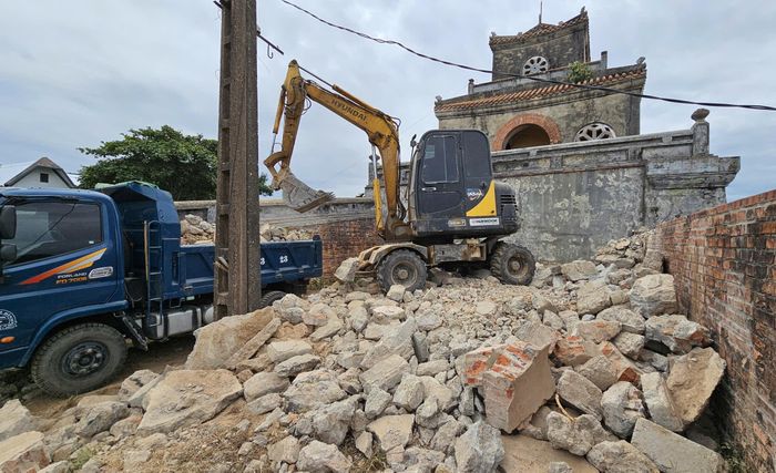 Sau một thời gian tháo dỡ, đến nay, lực lượng công binh đã tháo dỡ được 20 lô cốt và hầm ẩn nấp... Nhiều lô cốt nằm ở vị trí chật hẹp, khó tháo dỡ nên phải kéo dài thời gian. Quá trình thi công phải bảo đảm an toàn tuyệt đối, không ảnh hưởng đến tường thành của di tích.