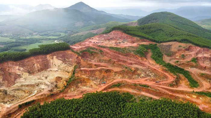 Tình trạng khan hiếm đất đắp đã ảnh hưởng đến tiến độ các công trình, dự án. (Ảnh: Lê Danh).