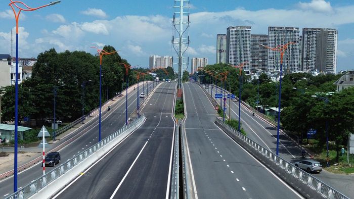 Nhánh cầu trái Giồng Ông Tố được đưa vào khai thác, tăng kết nối với đường Đồng Văn Cống.