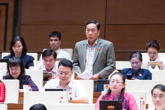 Đại biểu Phạm Văn Hòa (đoàn Đồng Tháp). Ảnh: Media Quốc hội.