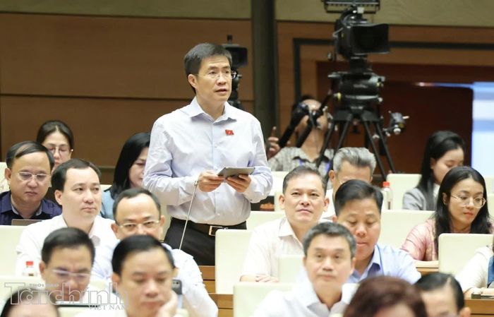 Đại biểu Hoàng Minh Hiếu. Ảnh: Đức Thanh