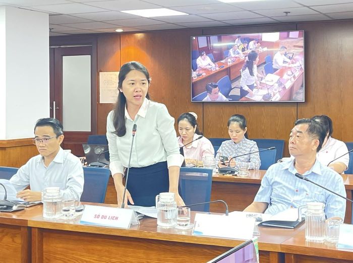 Bà Nguyễn Trần Tâm Hà thông tin về hoạt động du lịch trên địa bàn Thành phố. Ảnh: Bình Minh