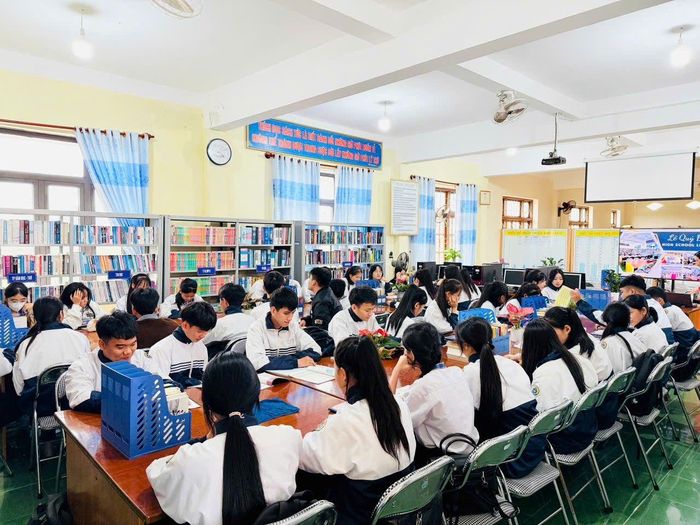  Văn hóa đọc và tinh thần tự học luôn được Trường THPT Lê Quý Đôn quan tâm bồi dưỡng cho các em học sinh 