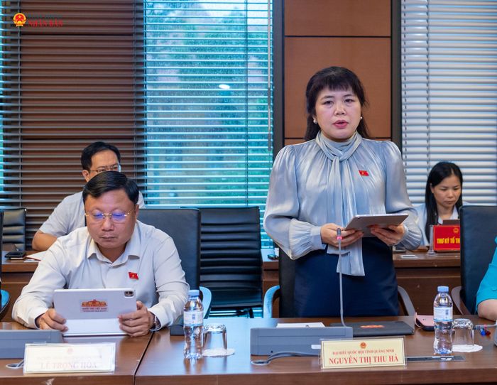 ĐBQH Nguyễn Thị Thu Hà (Quảng Ninh) phát biểu tại thảo luận Tổ 14. Ảnh: Mạnh Hưng