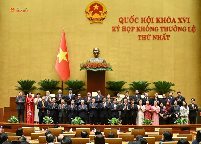 Chủ tịch Quốc hội Trần Thanh Mẫn và các đại biểu tham dự buổi lễ
