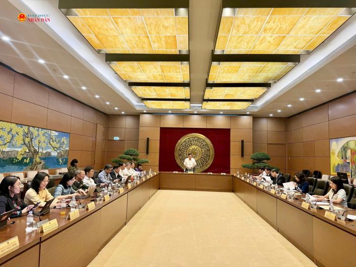 Toàn cảnh phiên thảo luận Tổ 7