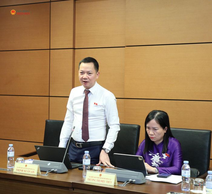 ĐBQH Trịnh Xuân An (TP. Đồng Nai) phát biểu thảo luận tại Tổ 6