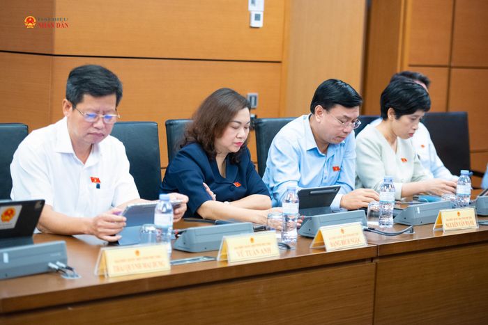 Đoàn ĐBQH Phú Thọ tham gia phiên thảo luận Tổ 15