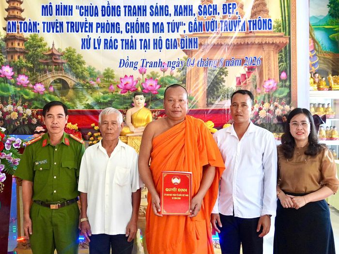 Từ những mô hình thiết thực, ý nghĩa cho cộng đồng nên có đông đảo người dân tham gia, giữ gìn vệ sinh môi trường, cảnh quan sáng, xanh, sạch đẹp trên quê hương Cách mạng Vĩnh Bình