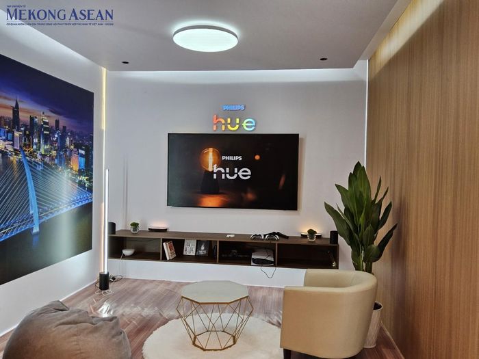 Trải nghiệm tại nhà: Ứng dụng Philips Hue cho không gian sống và giải trí tại nhà. Ảnh: Ngọc Linh