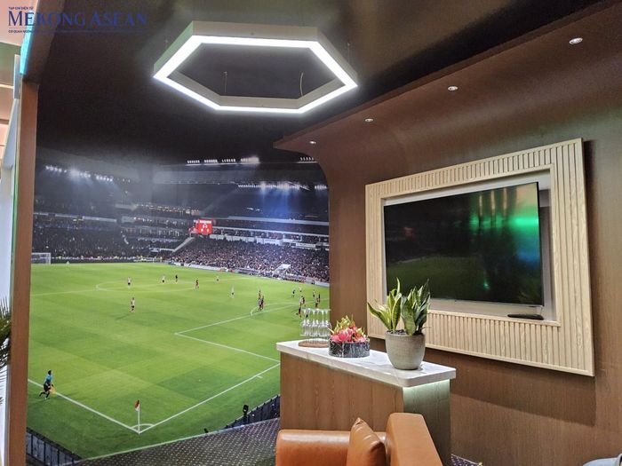 Khu vực VIP: Ứng dụng Downlight Luna và SlimBalance, cung cấp ánh sáng đồng đều cho không gian đón tiếp và nghỉ tại sân vận động. Ảnh: Ngọc Linh