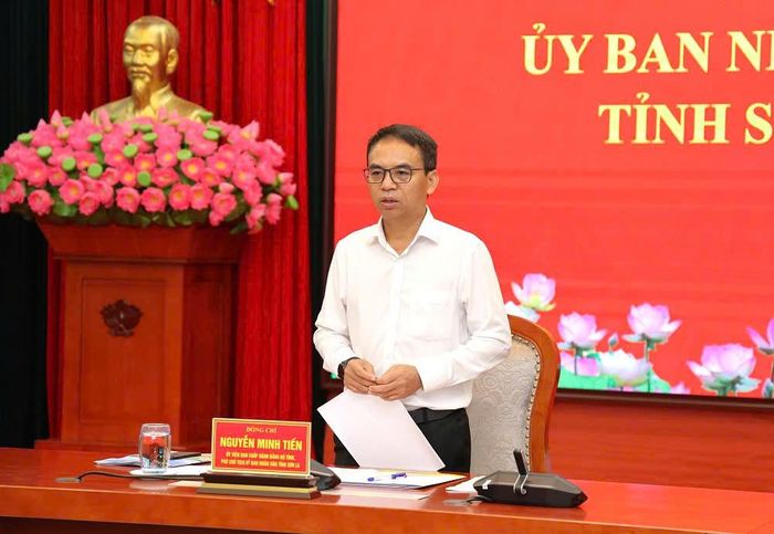 Phó Chủ tịch UBND tỉnh Sơn La Nguyễn Minh Tiến kết luận cuộc họp.