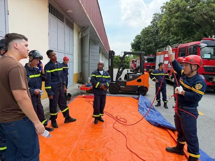 Học viên được thực hành các phương tiện CNCH.