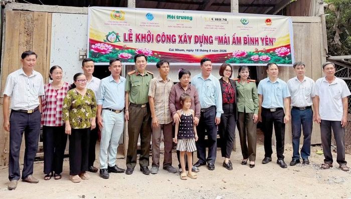 Phòng An ninh chính trị nội bộ cùng cấp ủy, chính quyền khởi công xây dựng 2 căn nhà “Mái ấm bình yên” tại xã Cái Nhum.