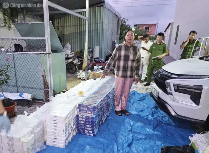 Các đối tượng cùng phương tiện, tang vật.