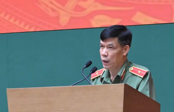 Thiếu tướng Trần Nguyên Quân, Phó Cục trưởng Cục Pháp chế và cải cách hành chính, tư pháp phát biểu đề dẫn hội thảo.