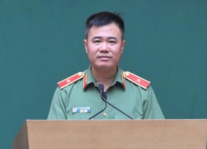 Thiếu tướng Nguyễn Ngọc Quyền, Phó Giám đốc Công an TP Hà Nội tham luận tại hội thảo.
