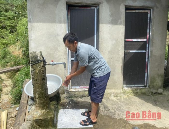 Từ nguồn thu nhập chăn nuôi ổn định, gia đình anh Pá đầu tư cải thiện điều kiện sinh hoạt, nâng cao chất lượng cuộc sống.