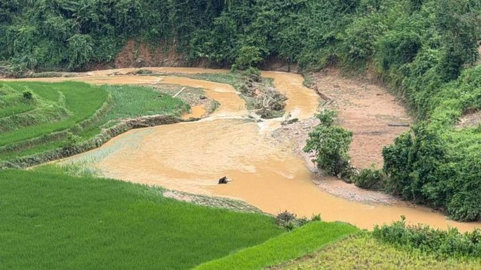 Những ngày qua, trời mưa, nước sông, suối bắt đầu dâng cao.