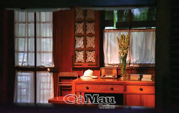 Một góc phòng đầy hoài niệm tại nhà sàn, biểu tượng cao đẹp về phong cách sống thanh cao, giản dị của Bác Hồ.