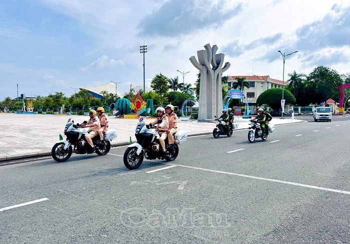 Lực lượng CSGT tăng cường tuần tra, kiểm soát các tuyến đường trọng điểm.