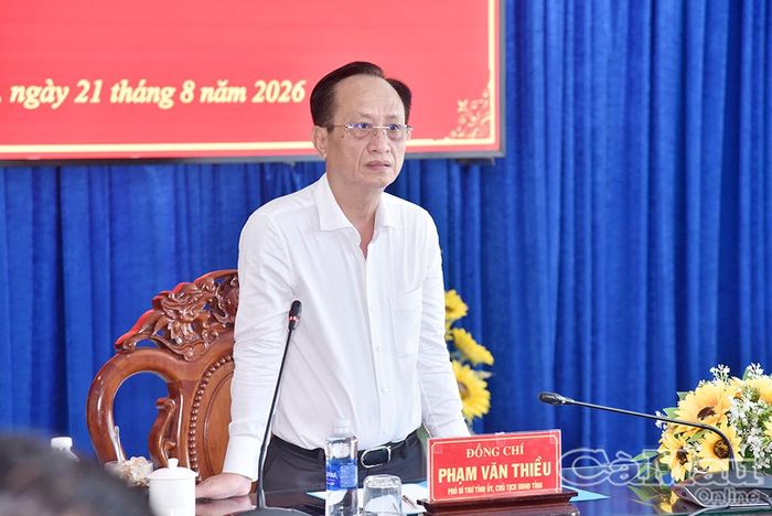 Đồng chí Phạm Văn Thiều, Chủ tịch HĐND tỉnh, đề nghị xã Phước Long khẩn trương hoàn thiện các điều kiện phục vụ khai giảng năm học mới, tạo môi trường giáo dục thân thiện, chất lượng.