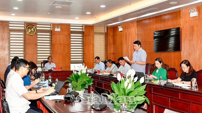 Đồng chí Hồ Thanh Thuỷ, Phó Bí thư Tỉnh uỷ, Chủ tịch Uỷ ban MTTQ Việt Nam tỉnh Cà Mau chủ trì cuộc họp.