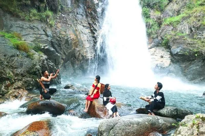 Thác Tà Gụ, Khánh Sơn
