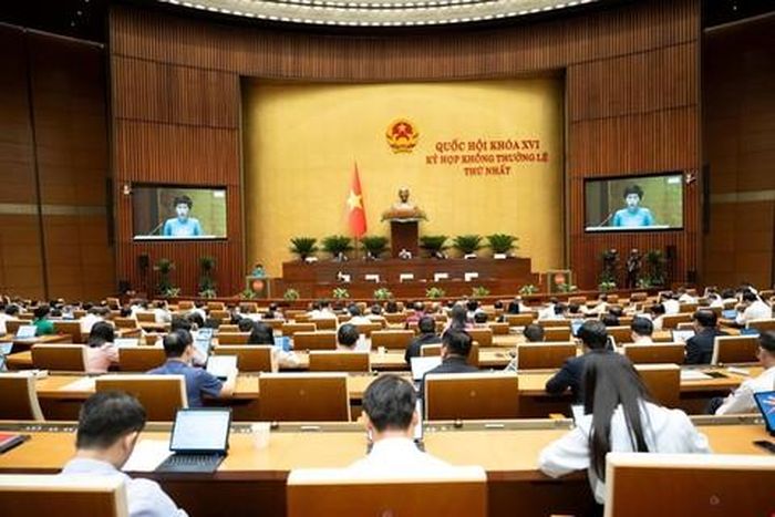 Quang cảnh phiên họp