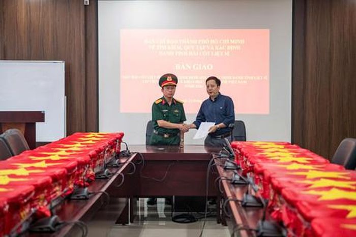 Công tác bàn giao các mẫu sinh phẩm hài cốt liệt sĩ cần giám định ADN được tổ chức an toàn, chu đáo